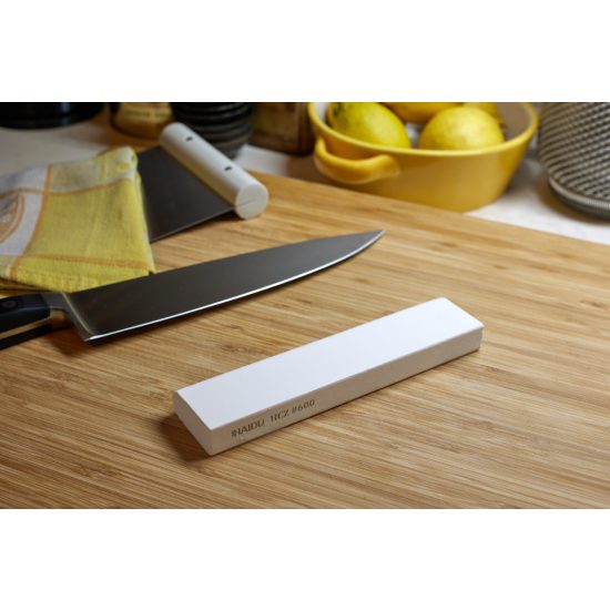 HAIDU HCZ-600 Kerámia Fenőkő – JIS #600 Közepes Vizes Késélező Kő (155x37x15 mm)