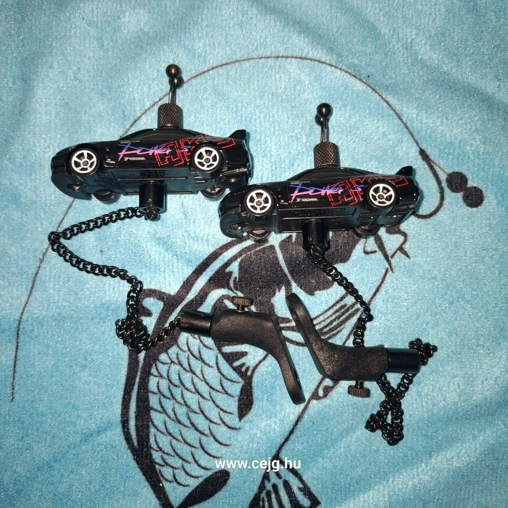 egyedi-kapasjelzo-skyline-gtr-r33-52g