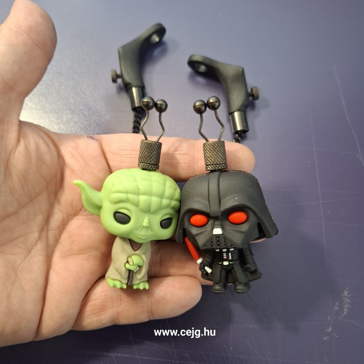 Egyedi Kapásjelző Pár – Darth Vader & Yoda (Star Wars Széria, 25 cm-es Fekete Lánccal, Tok Nélkül) - Image 10