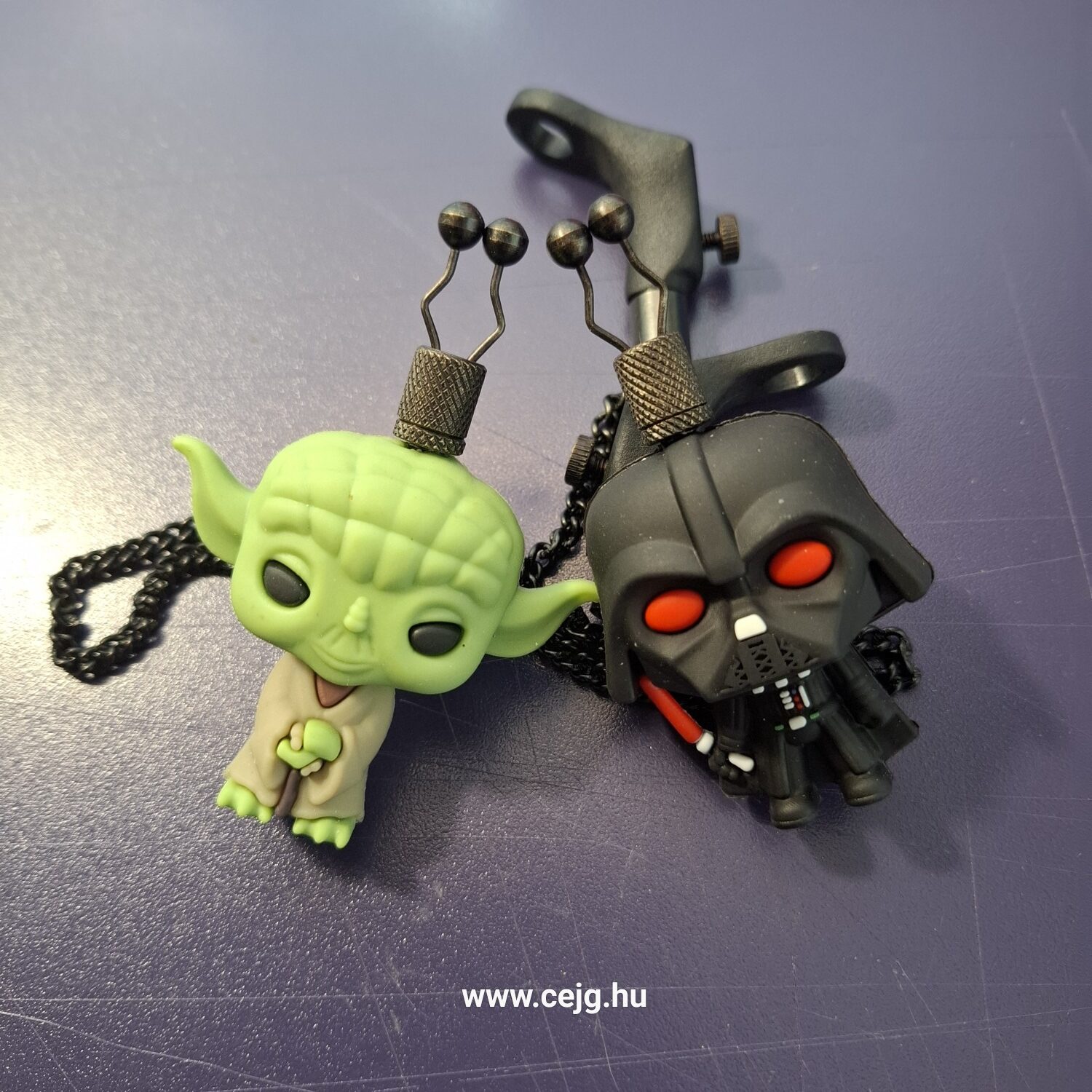 Egyedi Kapásjelző Pár – Darth Vader & Yoda (Star Wars Széria, 25 cm-es Fekete Lánccal, Tok Nélkül) - Image 12